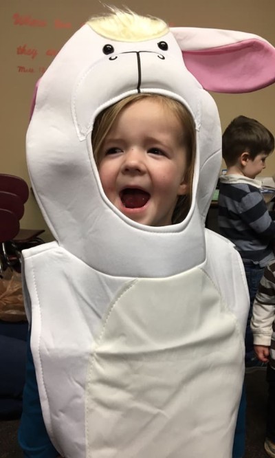 kids-play-lamb_2019-03-17-18-31-35.jpg